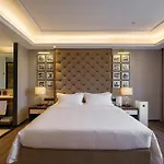 Moon River Puyue Hotel